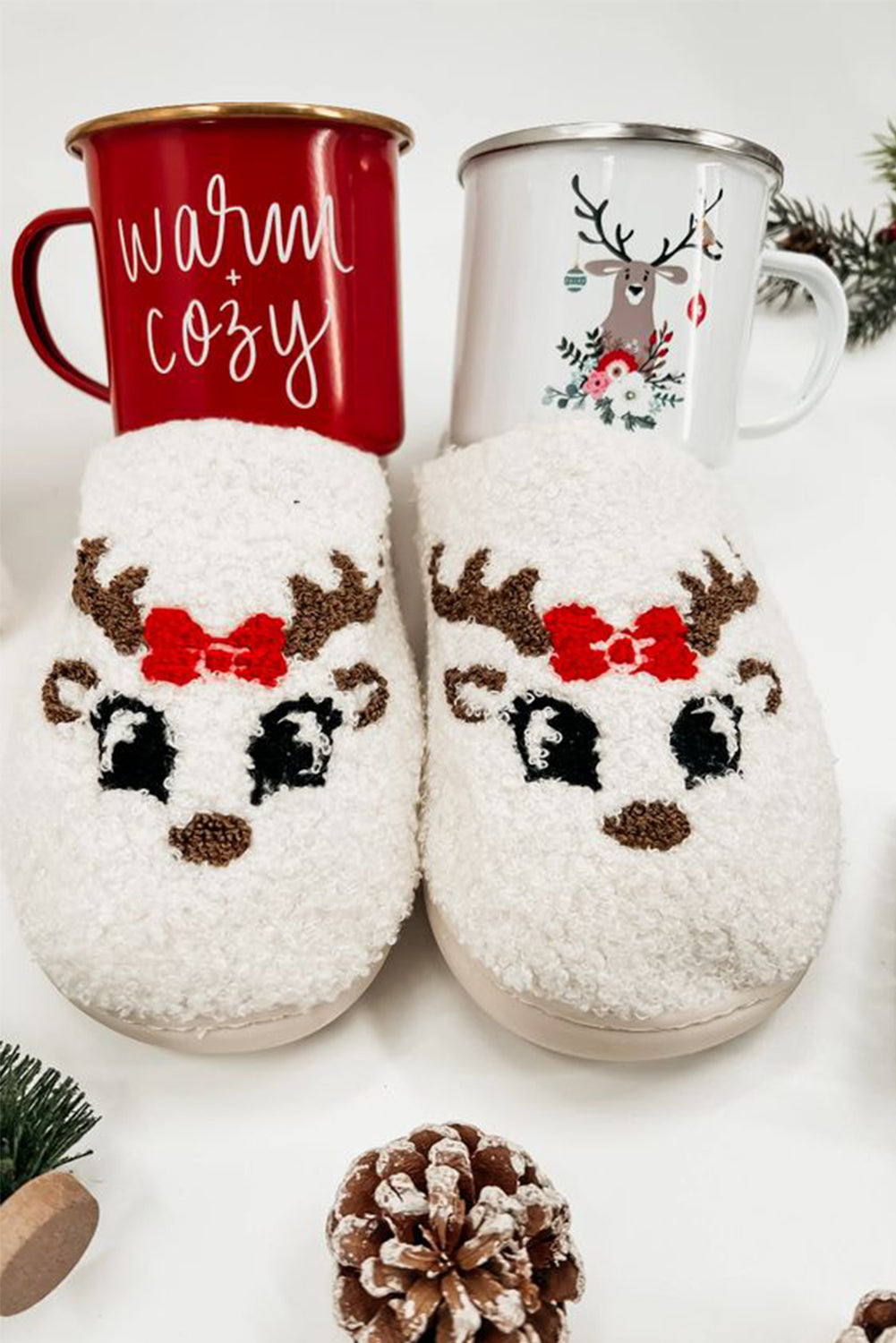 White Christmas Cartoon Pattern Plush Slippers 🇺🇸