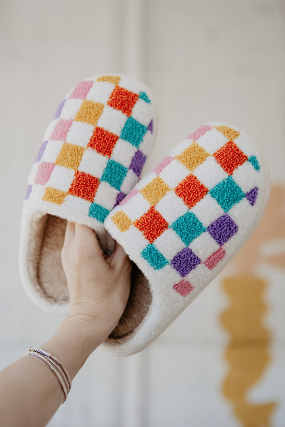 White Vibrant Checkered Plush Thermal Slippers 🇨🇳