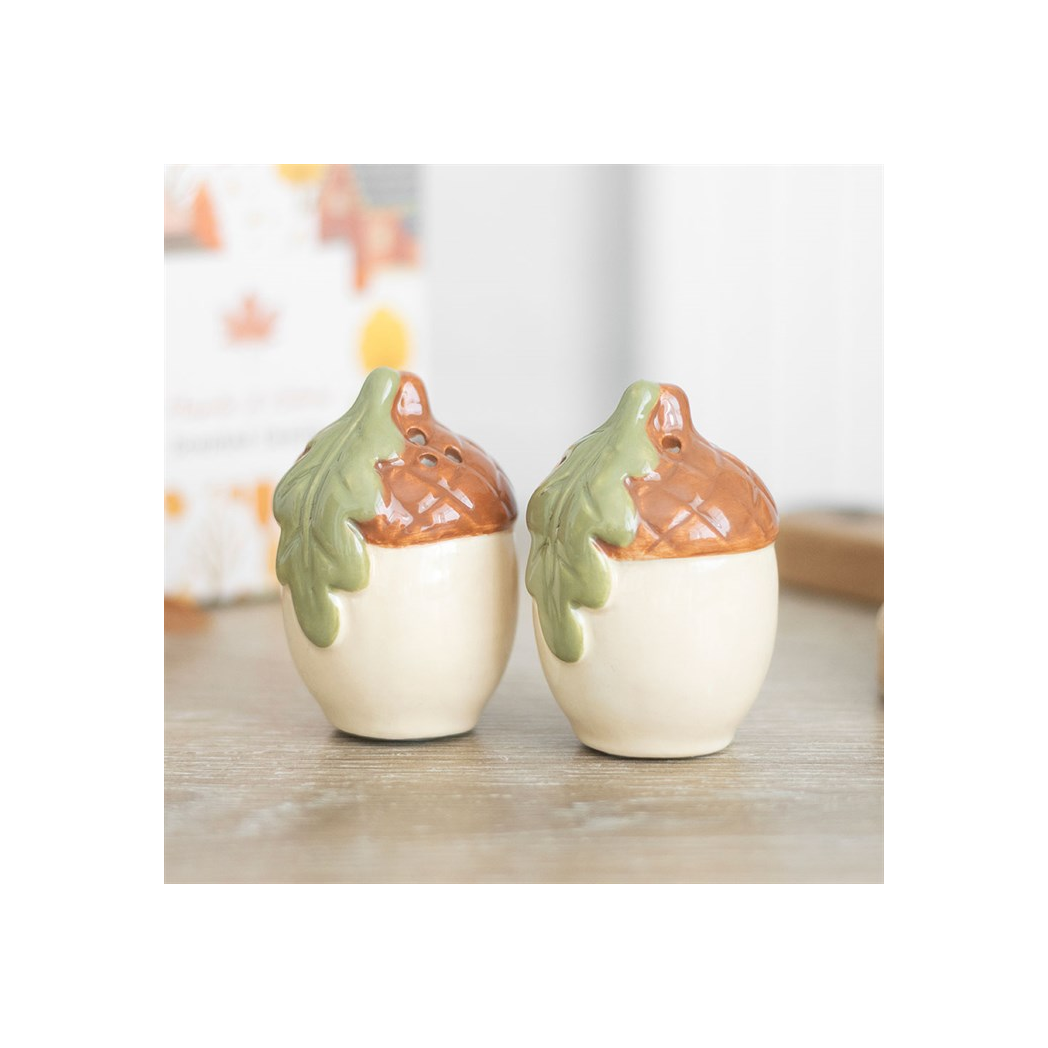 Acorn Salt and Pepper Shakers 🇬🇧