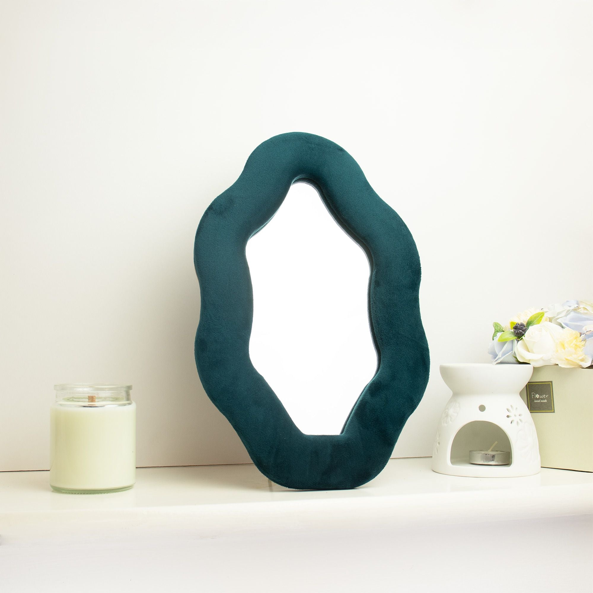 Soft Squiggly Mirror – Oval Pebble – Royal Teal (20.5x32.5x2.3cm) 🇬🇧