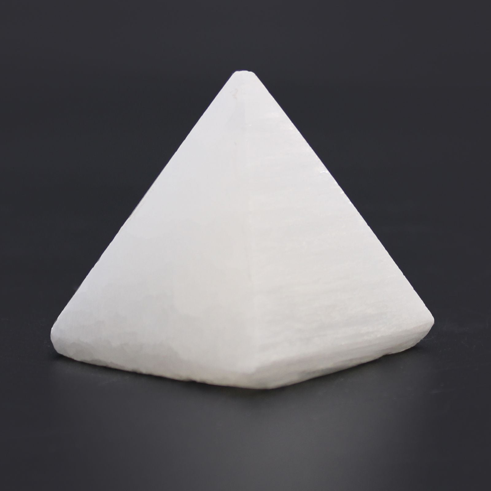 Selenite Pyramid - 5 cm 🇬🇧