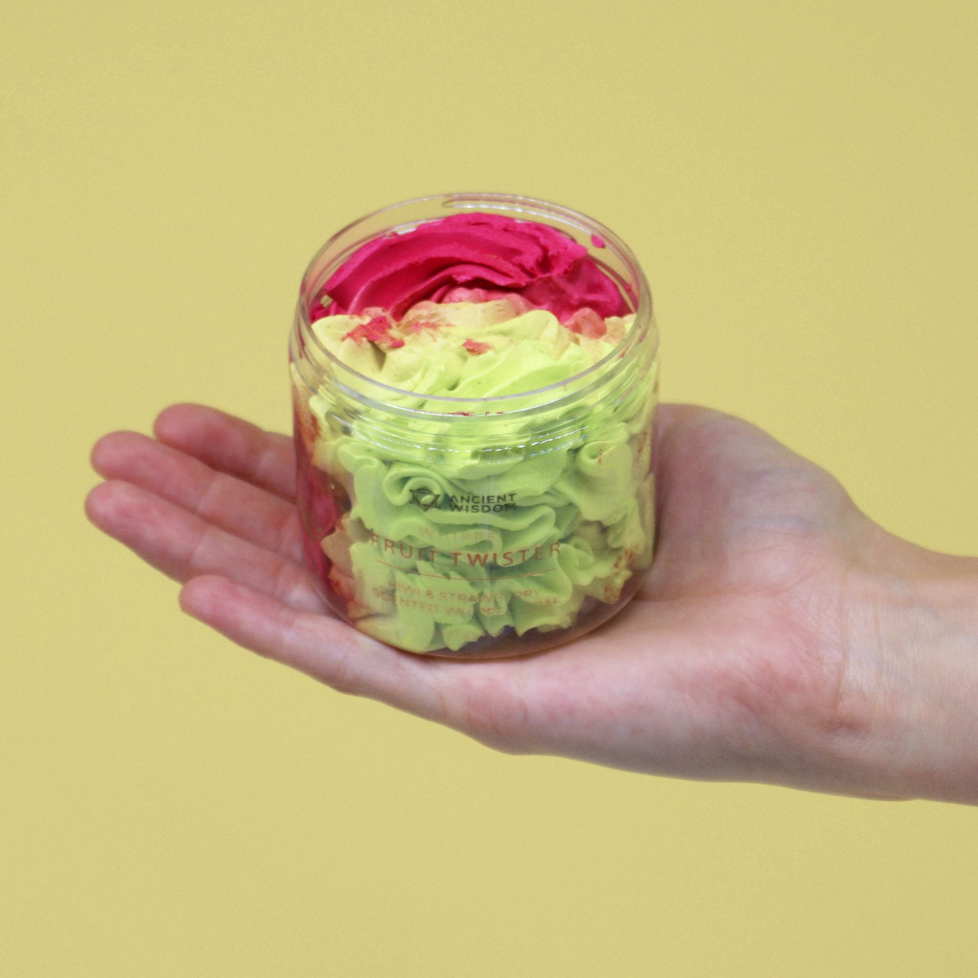 Strawberry & Kiwi Whipped Soap 120g 🇬🇧