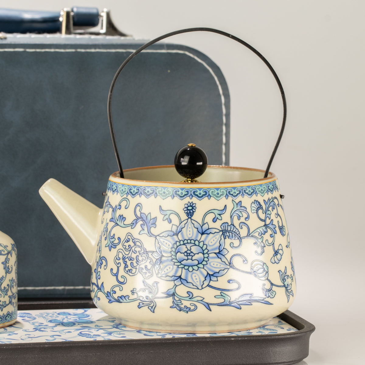 Travel Teapot Set & Two Cups - China Ru Blue 🇬🇧