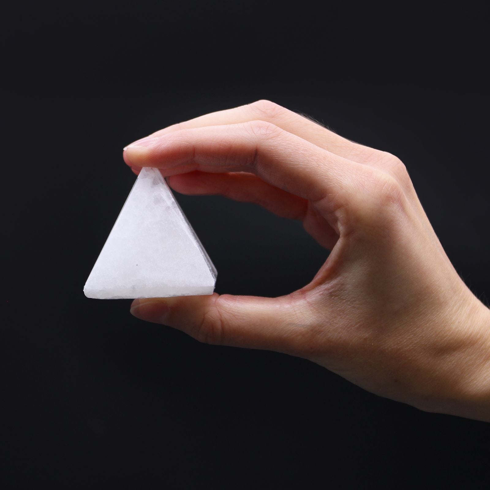 Selenite Pyramid - 5 cm 🇬🇧