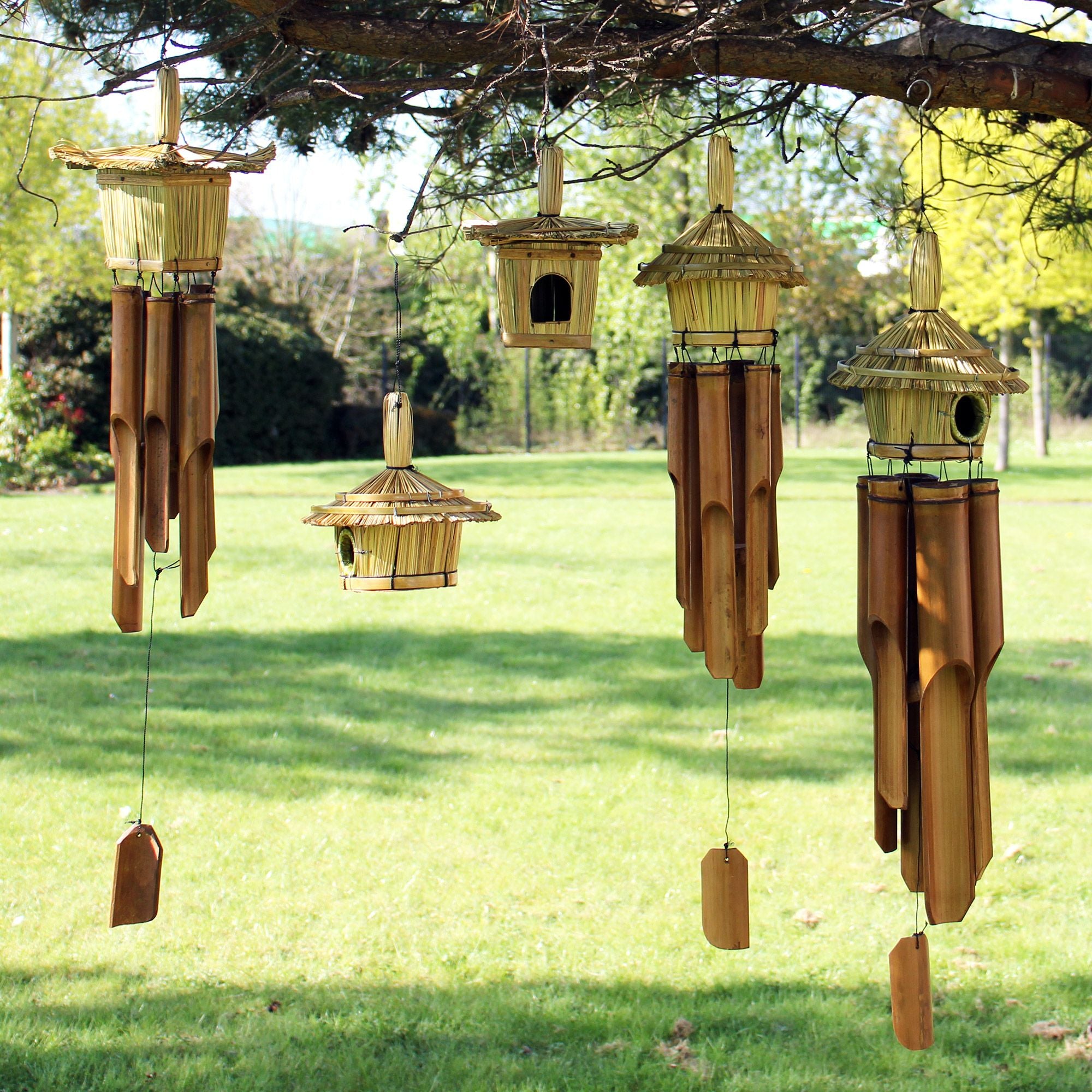 Lrg Round Seagrass Bird Box with Chimes 56x20cm 🇬🇧