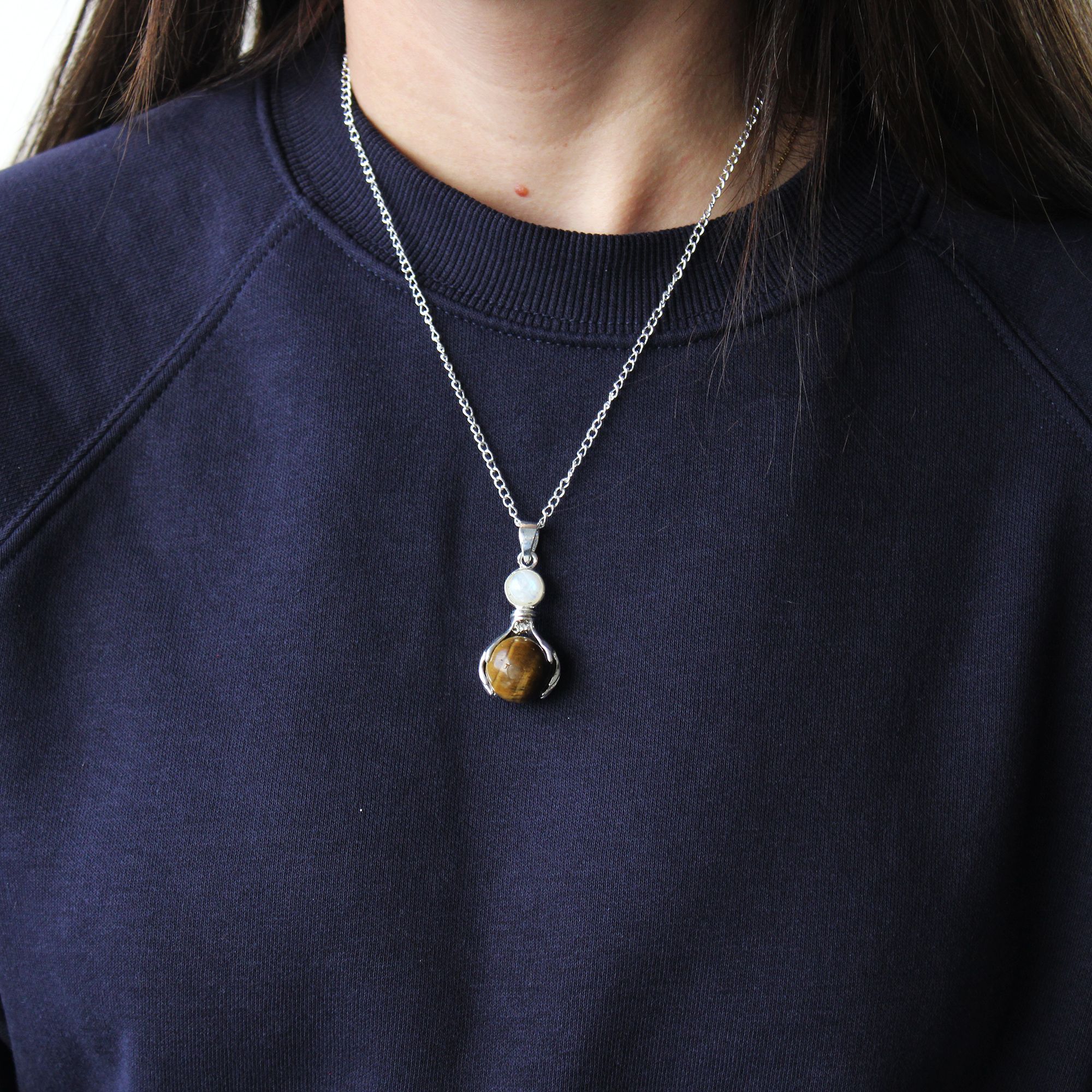 Gemstone Healing Hands Pendant - Amethyst 🇬🇧