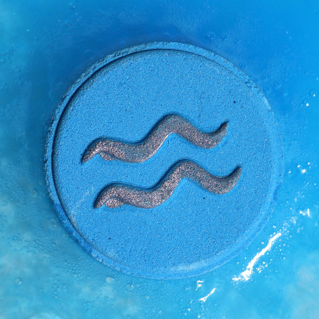 Set of Zodiac Bath Fizzers with Horoscope - Aquarius 🇬🇧