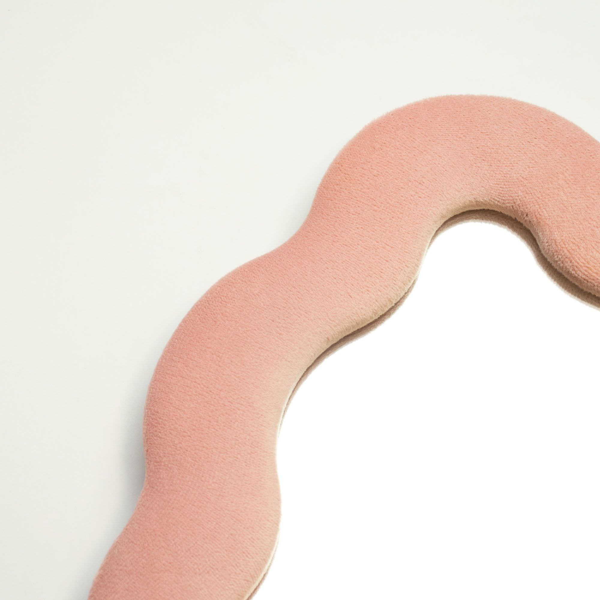 Soft Squiggly Mirror – Square Pebble – Rose Blush (22.5x27x2.3cm) 🇬🇧