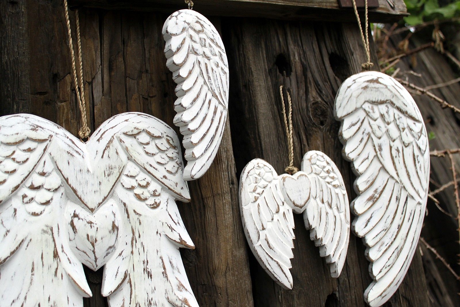 Hand Crafted Double Angel Wing & Heart - 24cm 🇬🇧