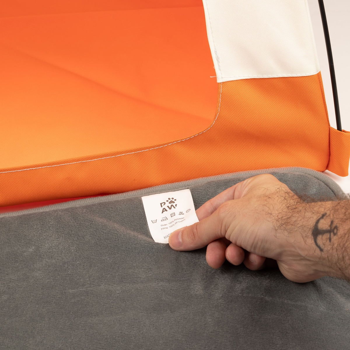 PAW Bed – Beige & Orange Tent – 58 × 58 × 48cm 🇬🇧