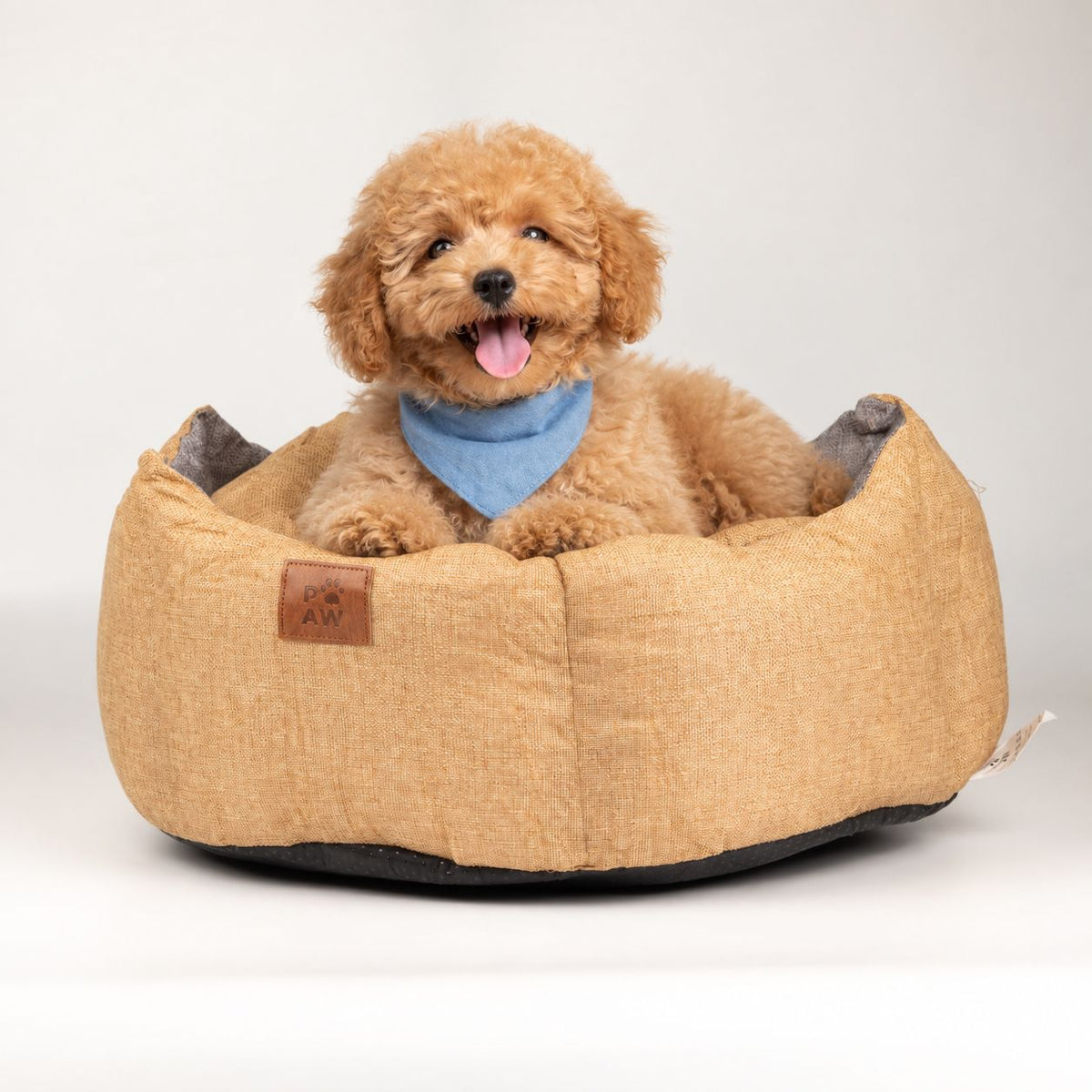 Paw Bed – Medium Royal Crown – Sand & Grey – 50 × 50 × 26cm 🇬🇧