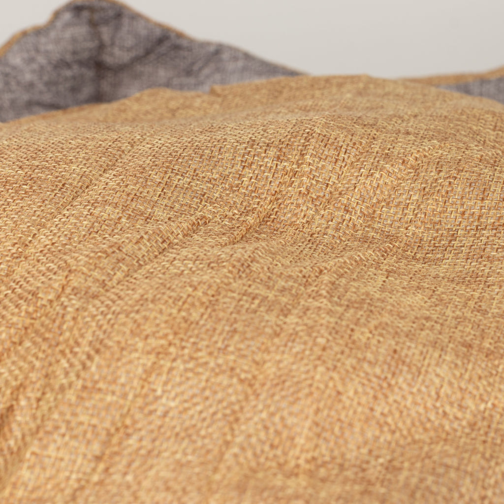 Paw Bed – Medium Royal Crown – Sand & Grey – 50 × 50 × 26cm 🇬🇧