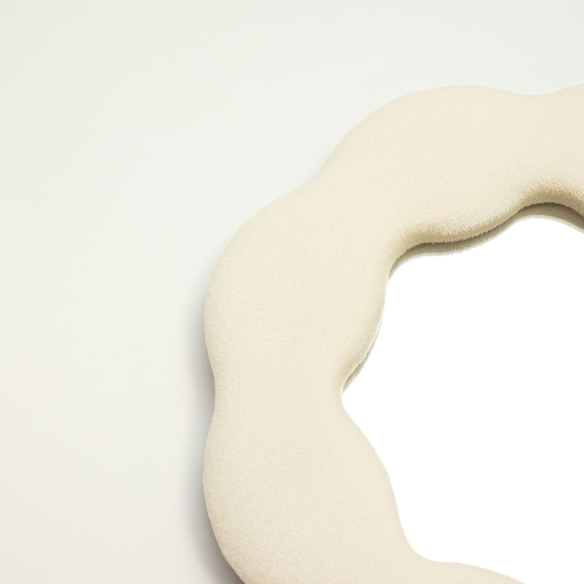 Soft Squiggly Mirror – Flower – Stone (25.4x25.4x2.3cm) 🇬🇧