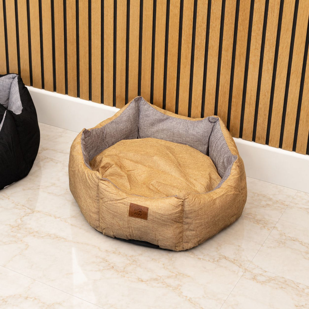 Paw Bed – Medium Royal Crown – Sand & Grey – 50 × 50 × 26cm 🇬🇧