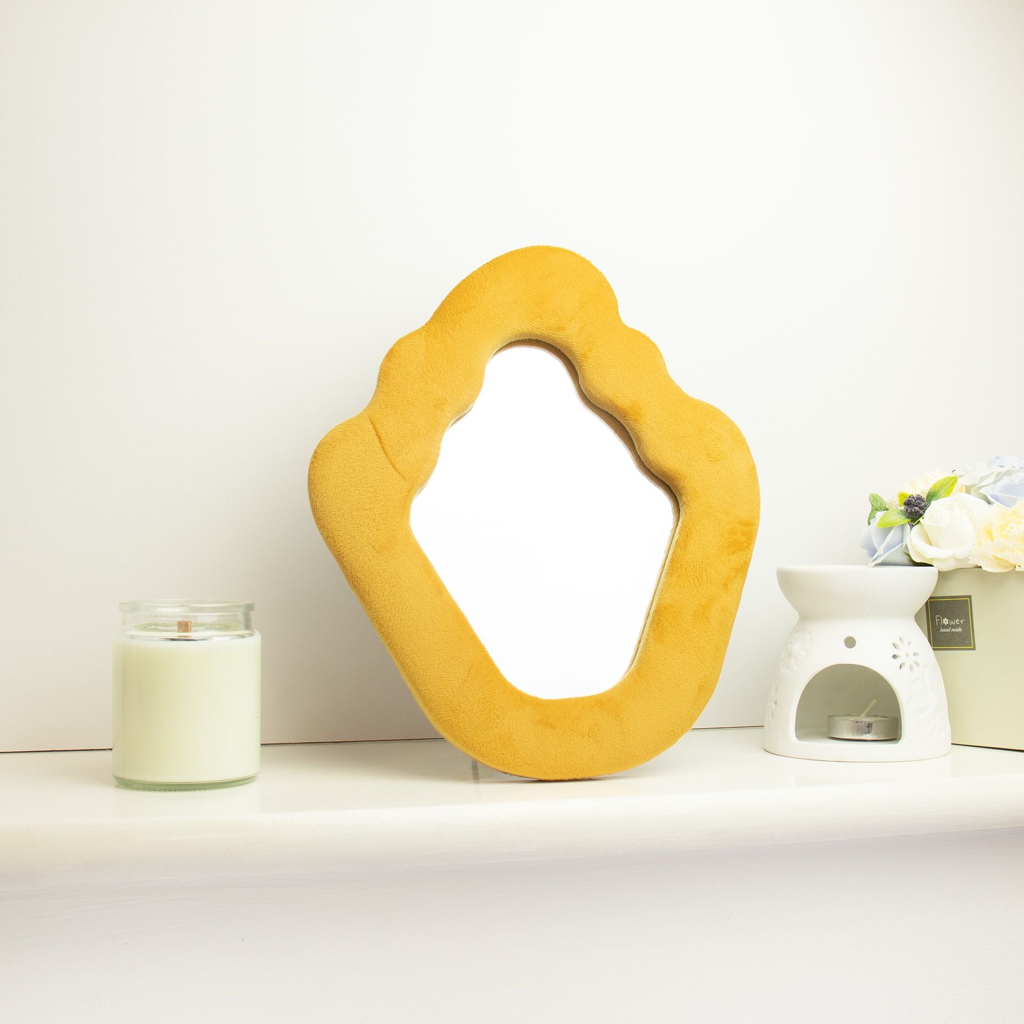 Soft Squiggly Mirror – Flame – Marigold (23x27.5x2.3cm) 🇬🇧