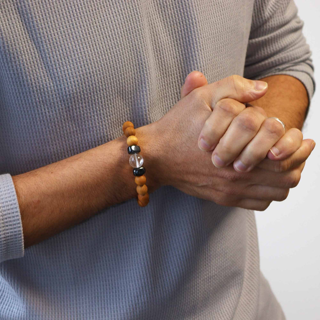 Cedarwood Crown Chakra Bangle with Clear Quartz 🇬🇧