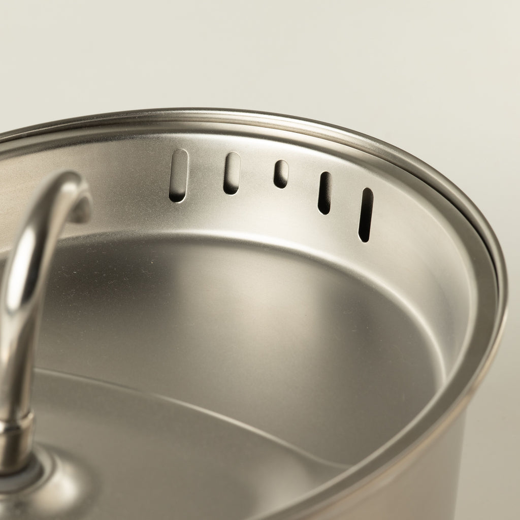 PAW Food Bowls - Electric Water Fountain 2.5 Litre - USB - Stainless Steal 🇬🇧