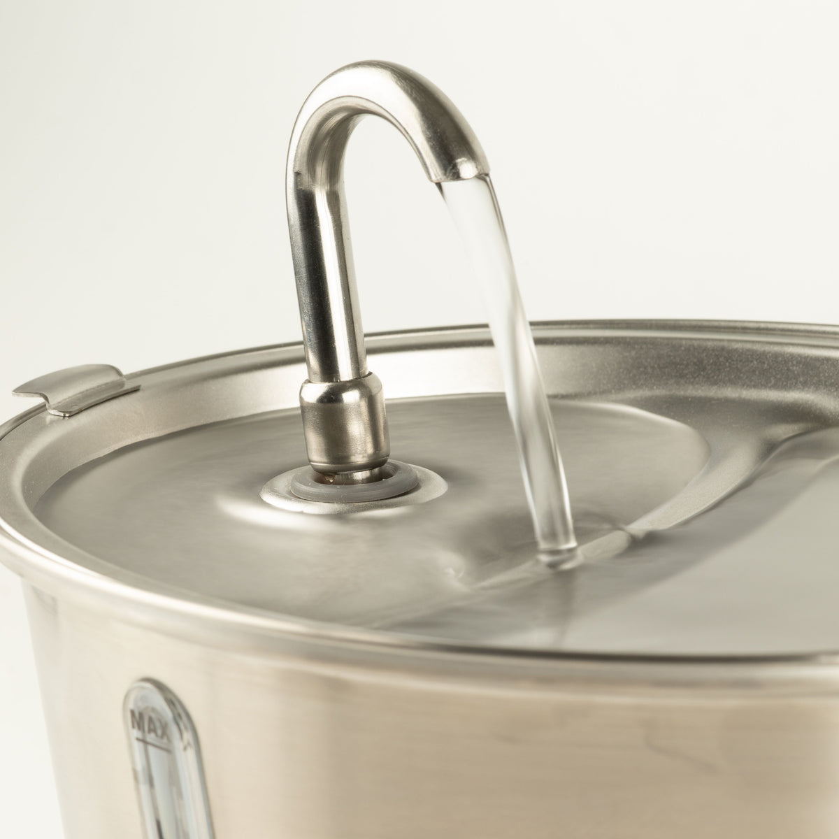 PAW Food Bowls - Electric Water Fountain 2.5 Litre - USB - Stainless Steal 🇬🇧