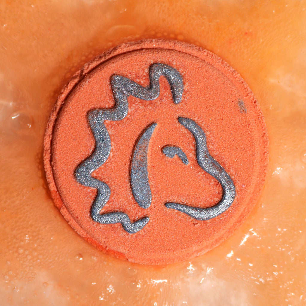 Set of Zodiac Bath Fizzers with Horoscope - Leo 🇬🇧