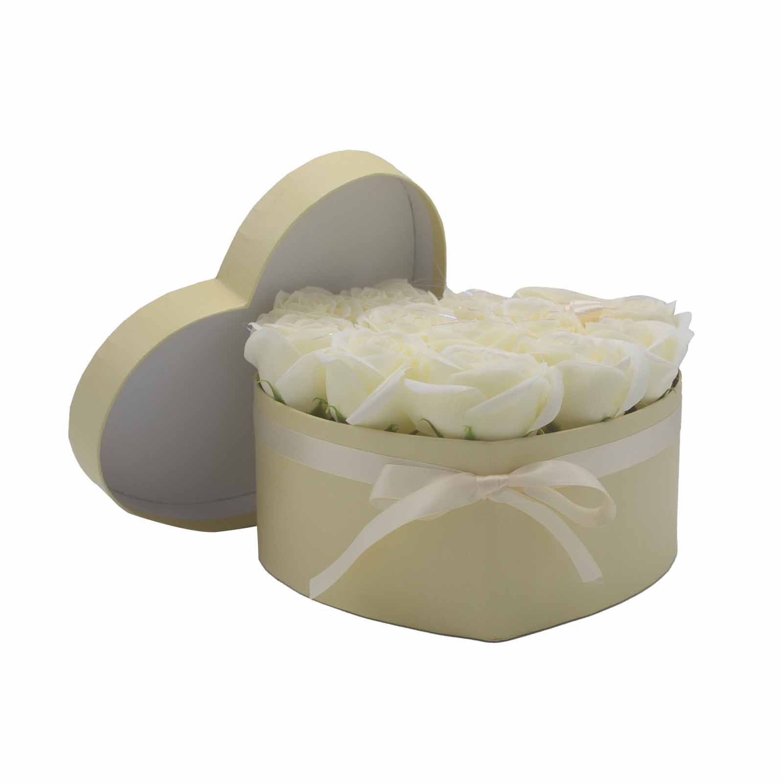 Soap Flower Gift Bouquet - 13 Cream Roses - Heart 🇬🇧