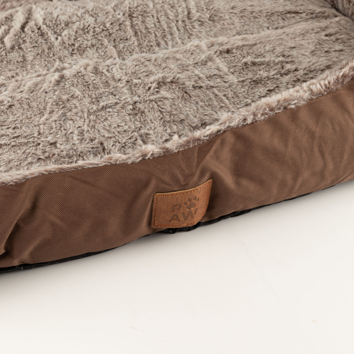 PAW Bed – Small Plush Teddy Brown – 60 × 45 × 17cm 🇬🇧