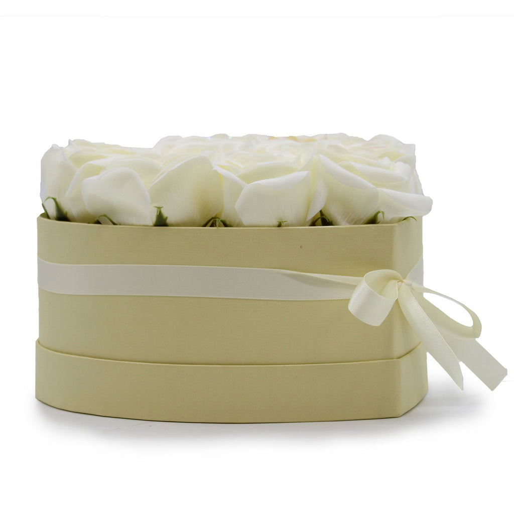 Soap Flower Gift Bouquet - 13 Cream Roses - Heart 🇬🇧
