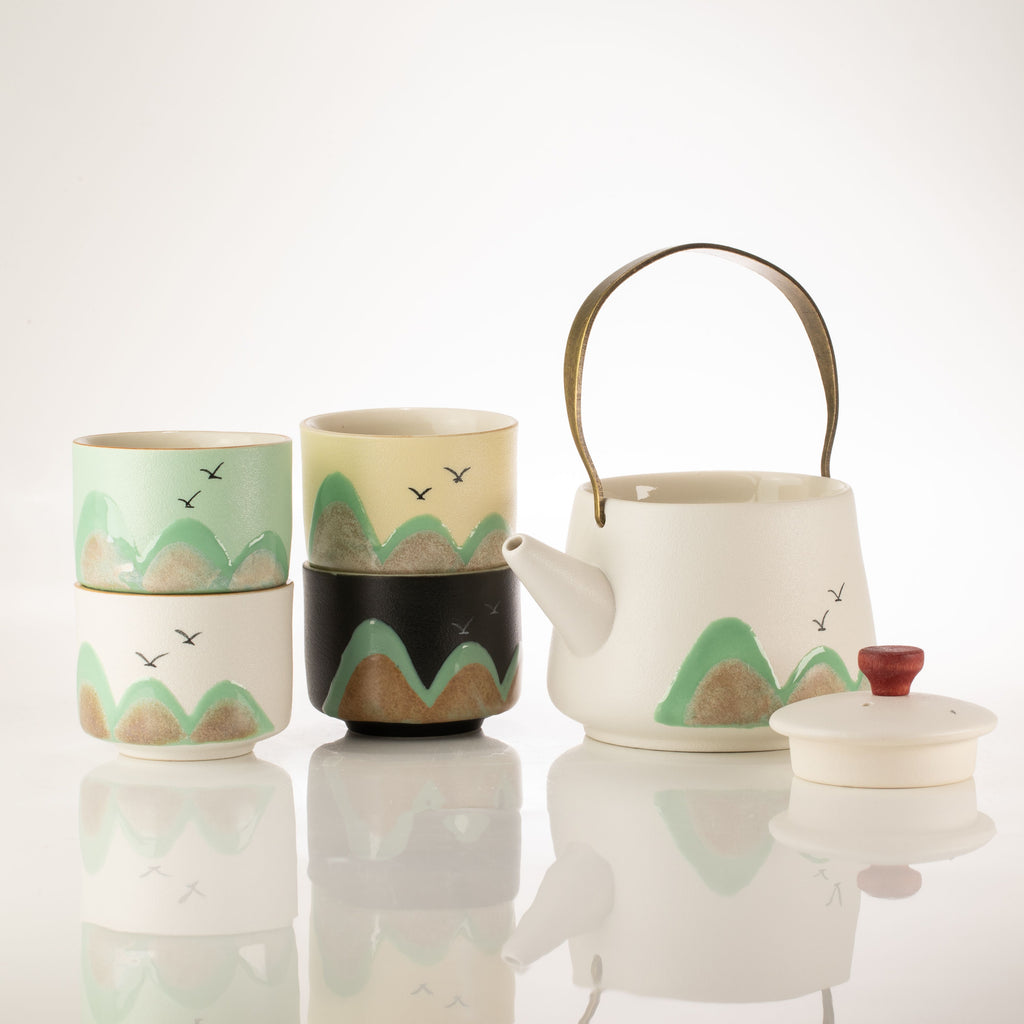 Thousand Miles - Tea Set - Four Cups - Ceremonial Cloth & Bamboo Grip 🇬🇧
