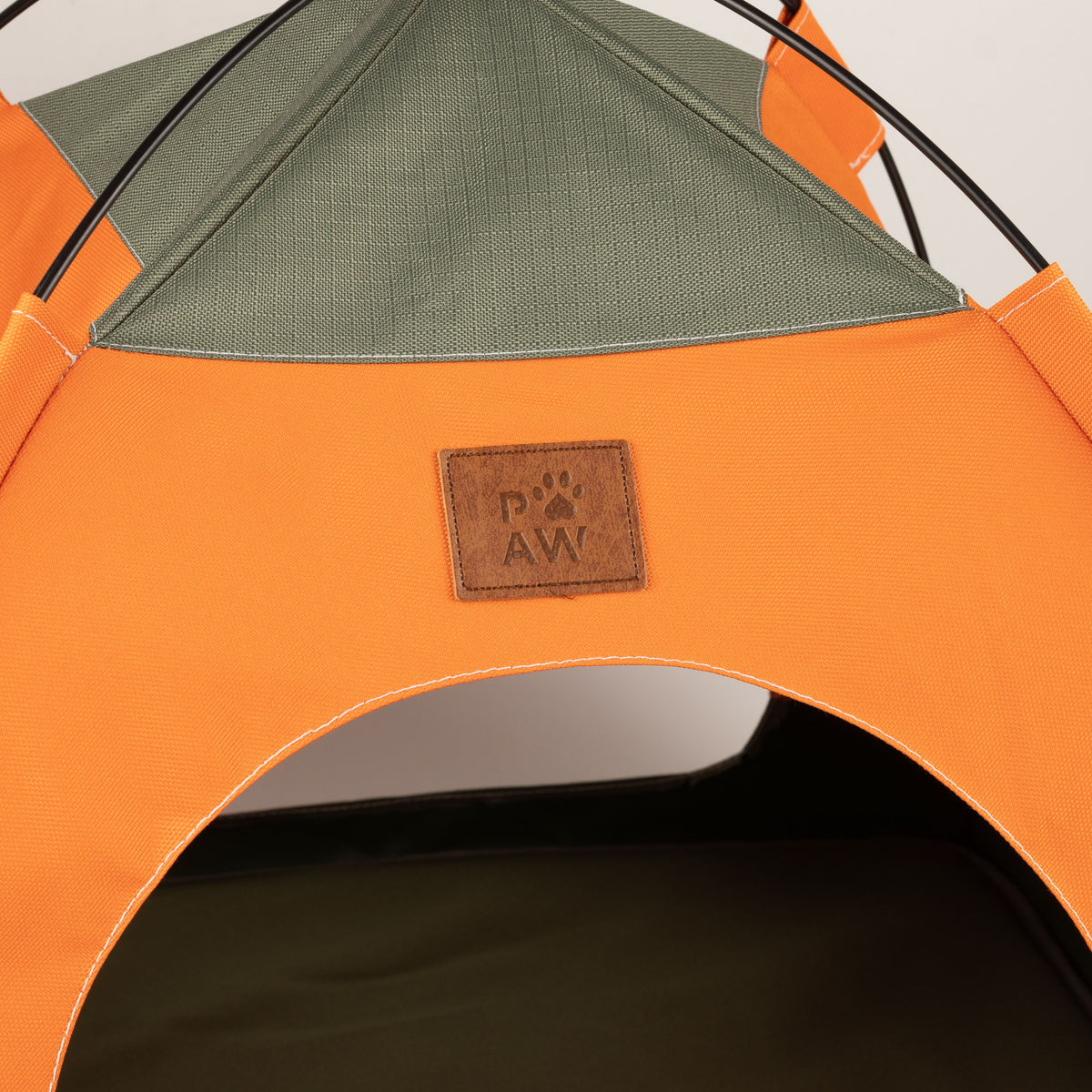 PAW Bed – Green & Orange Tent – 48 × 48 × 40cm 🇬🇧