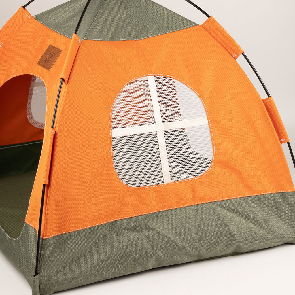PAW Bed – Green & Orange Tent – 48 × 48 × 40cm 🇬🇧