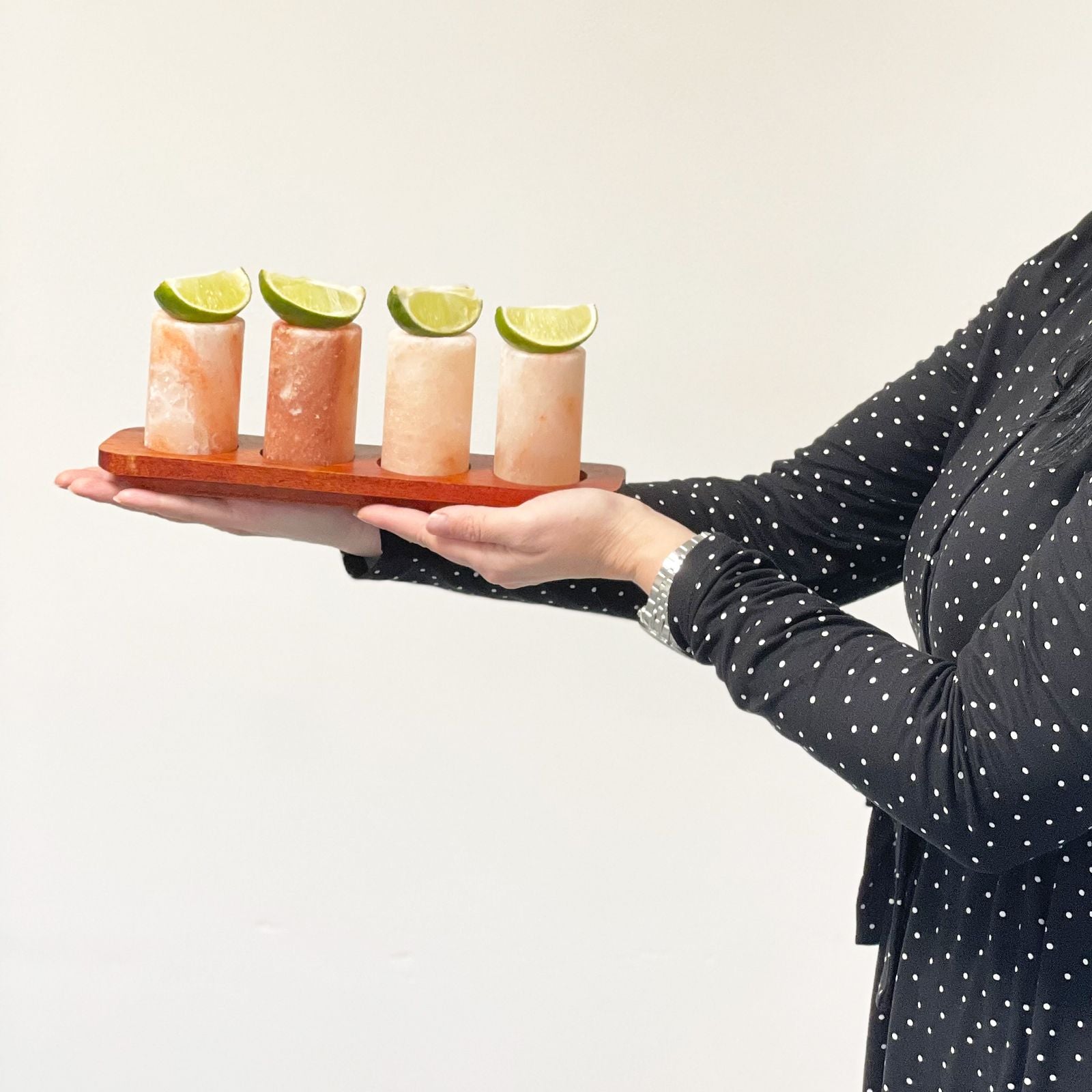 Set of 4 Himalayan Salt Shot Glasses & Wood Serving Stand 🇬🇧