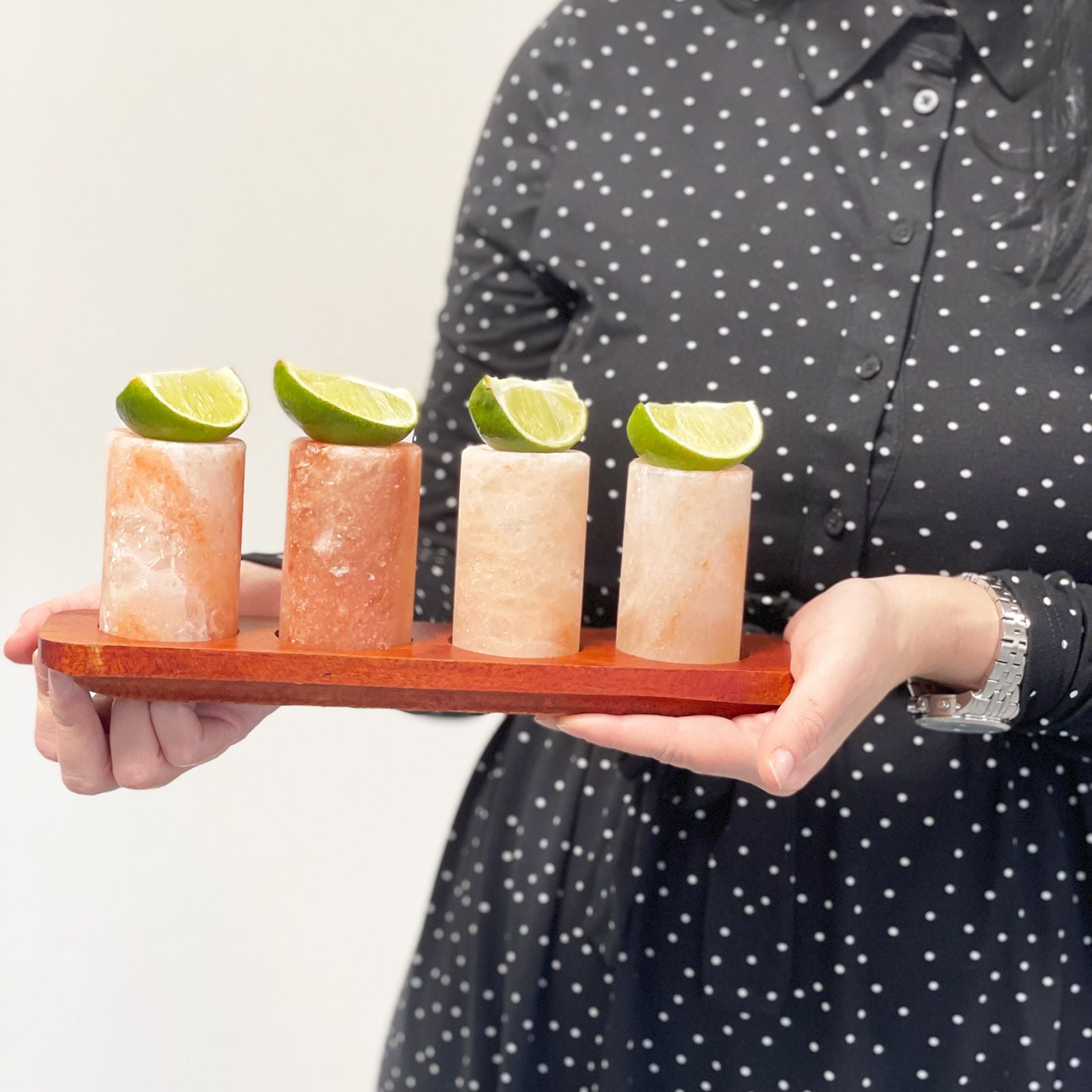 Set of 4 Himalayan Salt Shot Glasses & Wood Serving Stand 🇬🇧