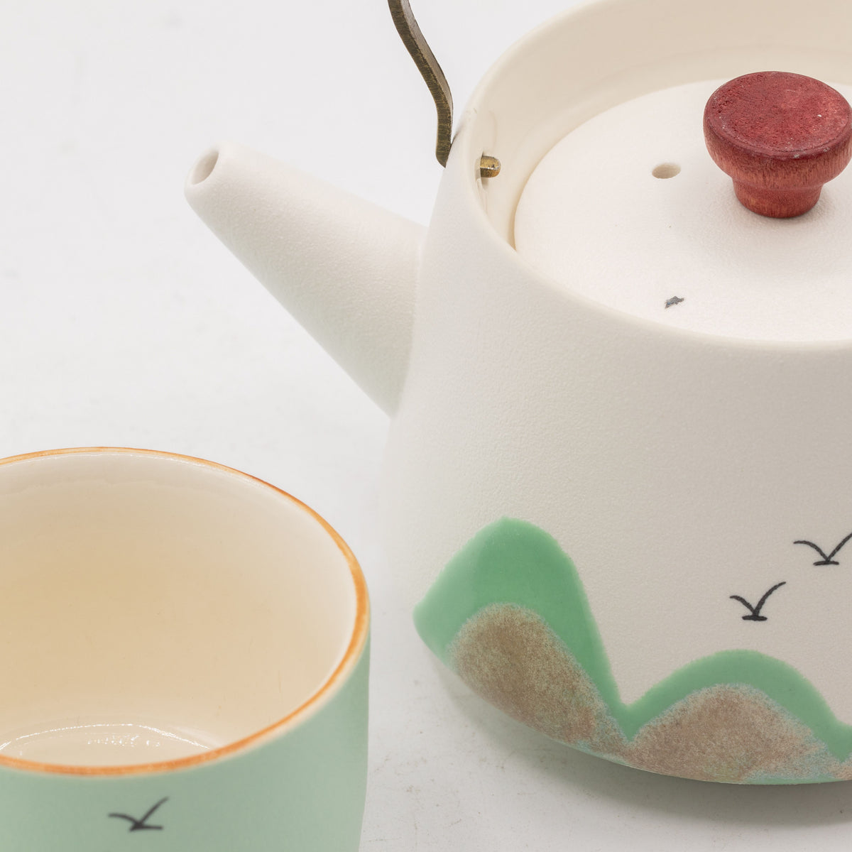 Thousand Miles - Tea Set - Four Cups - Ceremonial Cloth & Bamboo Grip 🇬🇧