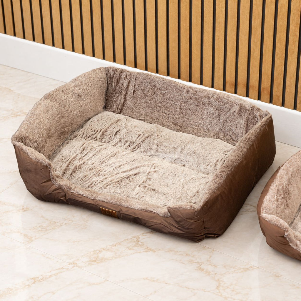 PAW Bed – Medium Plush Teddy Brown – 70 × 55 × 18cm 🇬🇧