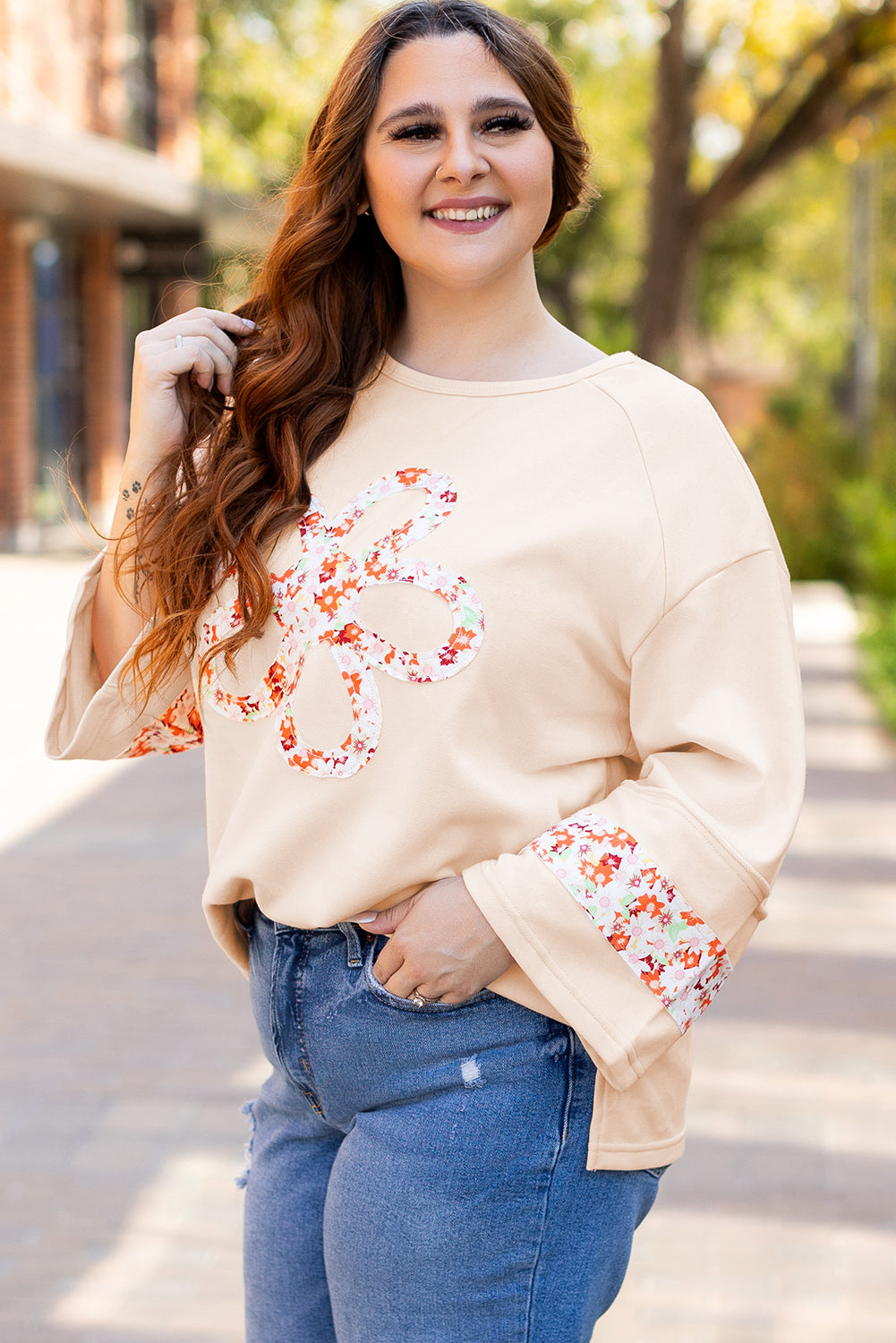 Beige Plus Size Flower Patched Side Slits Crewneck Top 🇨🇳
