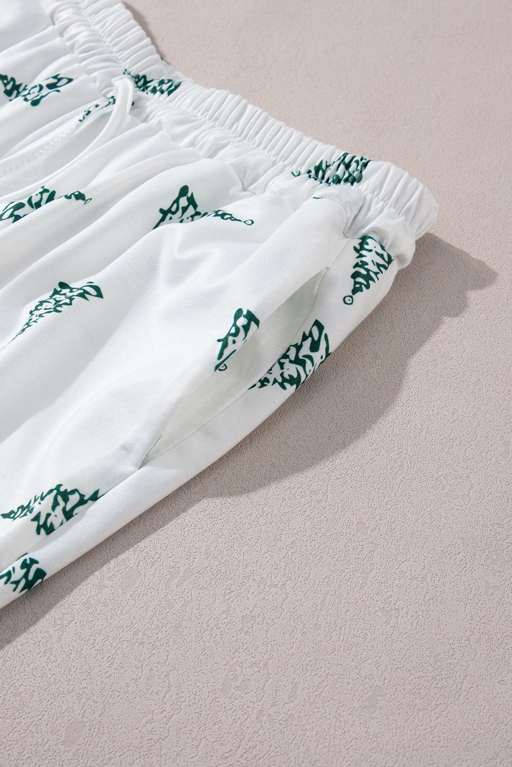 Skobeloff Christmas Tree Print Tee and Pants Lounge Set 🇺🇸