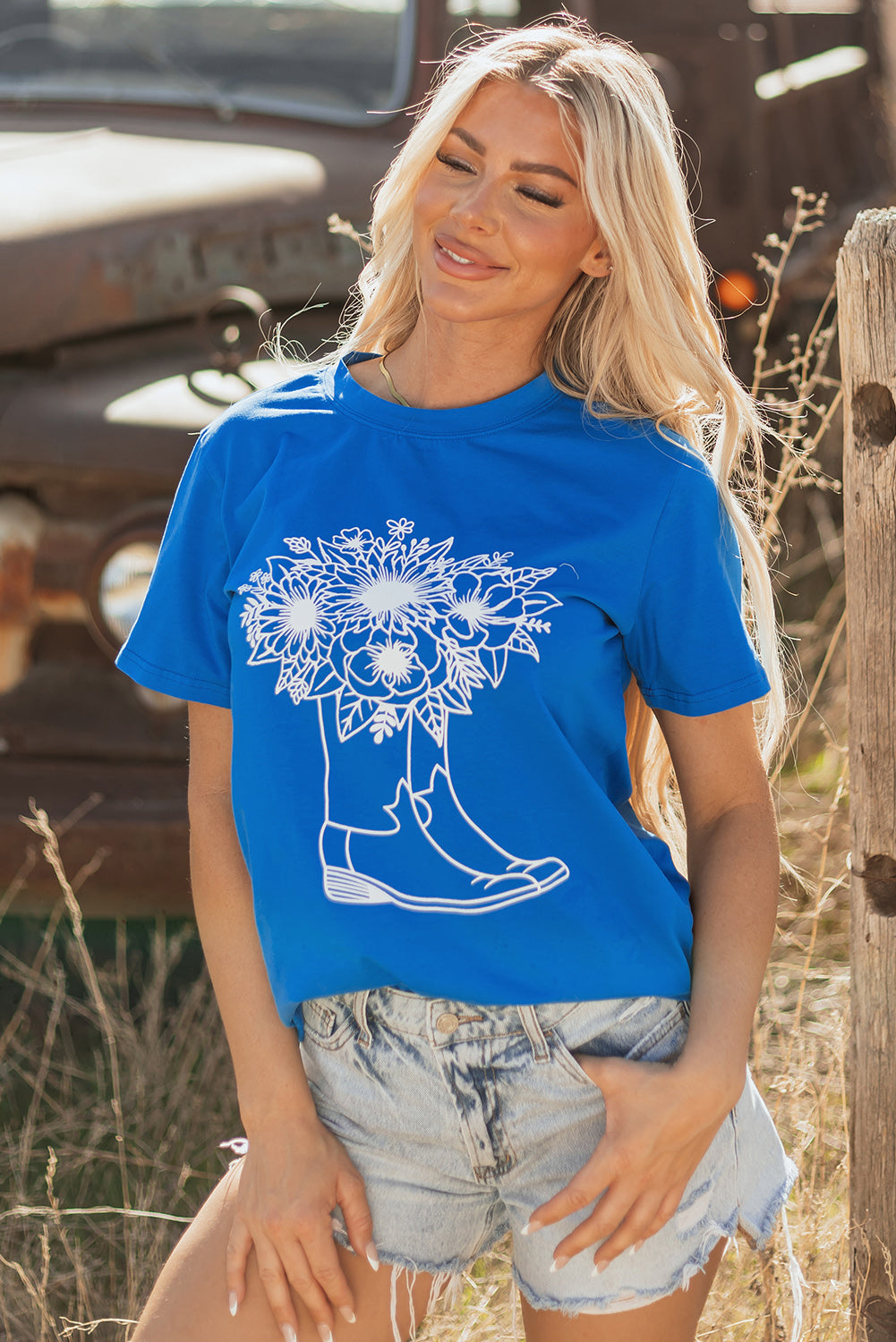 Blue Sunflower Boots Graphic Western Fashion T Shirt 🇺🇲