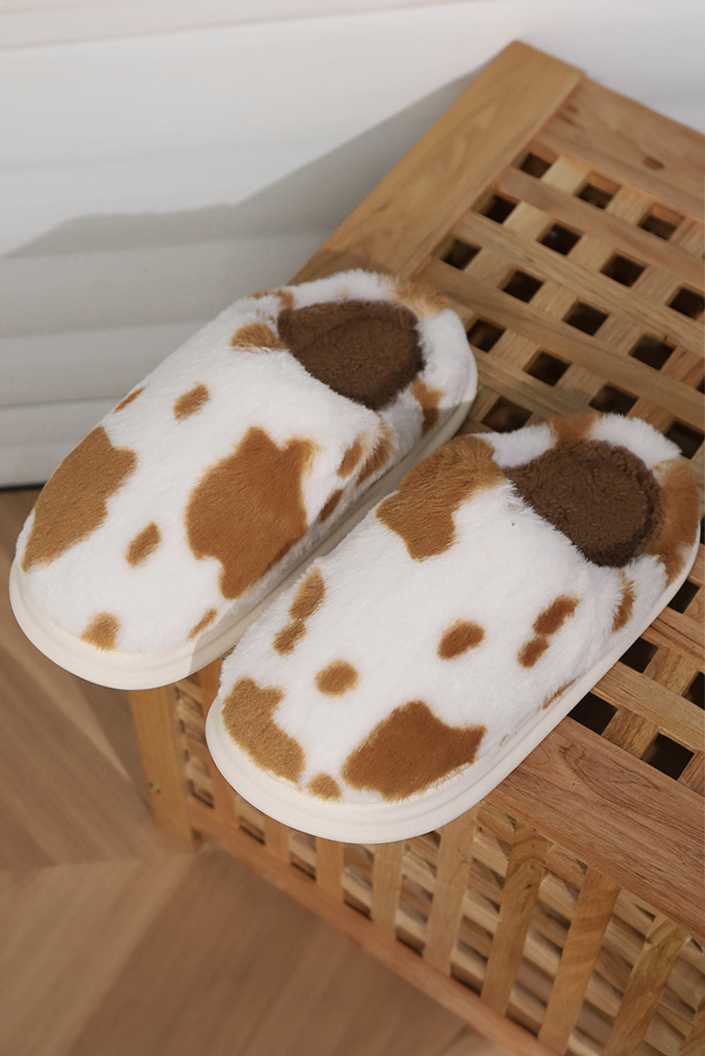 Chestnut Cow Spot Printed Plush Home Slippers 🇺🇸