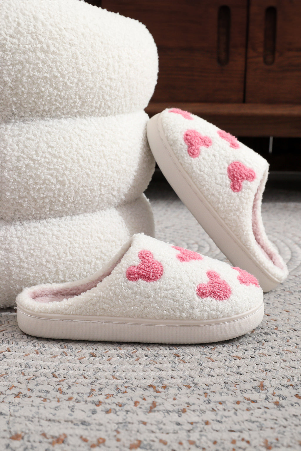 White Mickey Mouse Cartoon Head Pattern Plush House Slippers 🇺🇸