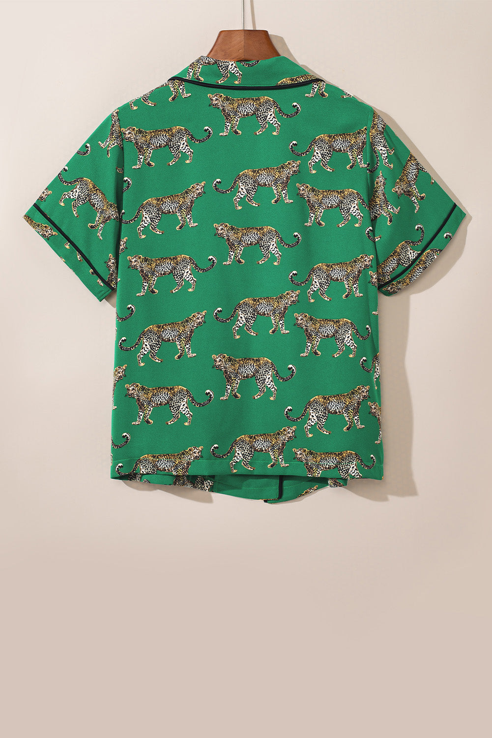 Green Cheetah Print Short Sleeve Shirt and Pants Pajama Set 🇨🇳