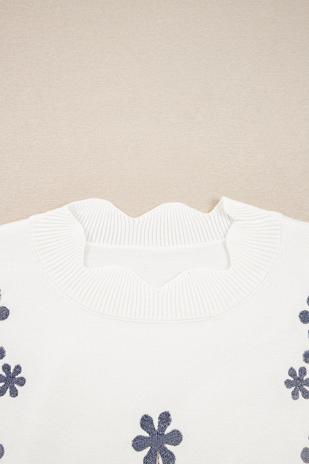 White Floral Embroidered Scallop Hem Cropped Sweater 🇺🇸