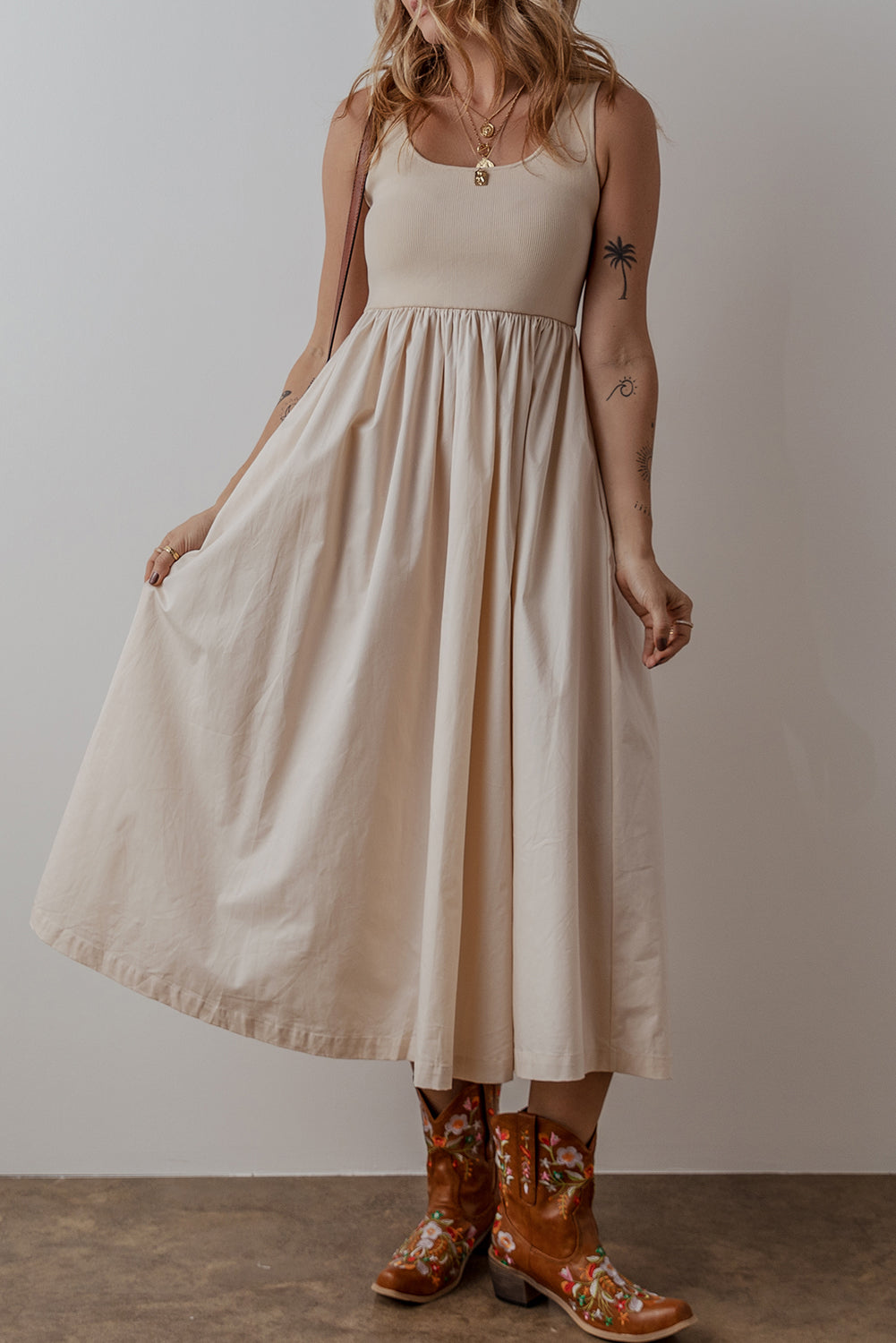Beige Scoop Neck Ribbed Bodice Pleated Sleeveless Long Dress 🇨🇳