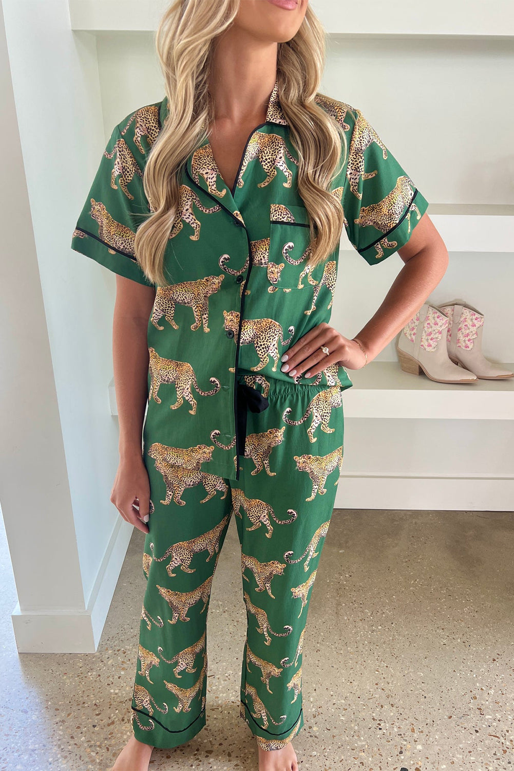 Green Cheetah Print Short Sleeve Shirt and Pants Pajama Set 🇨🇳