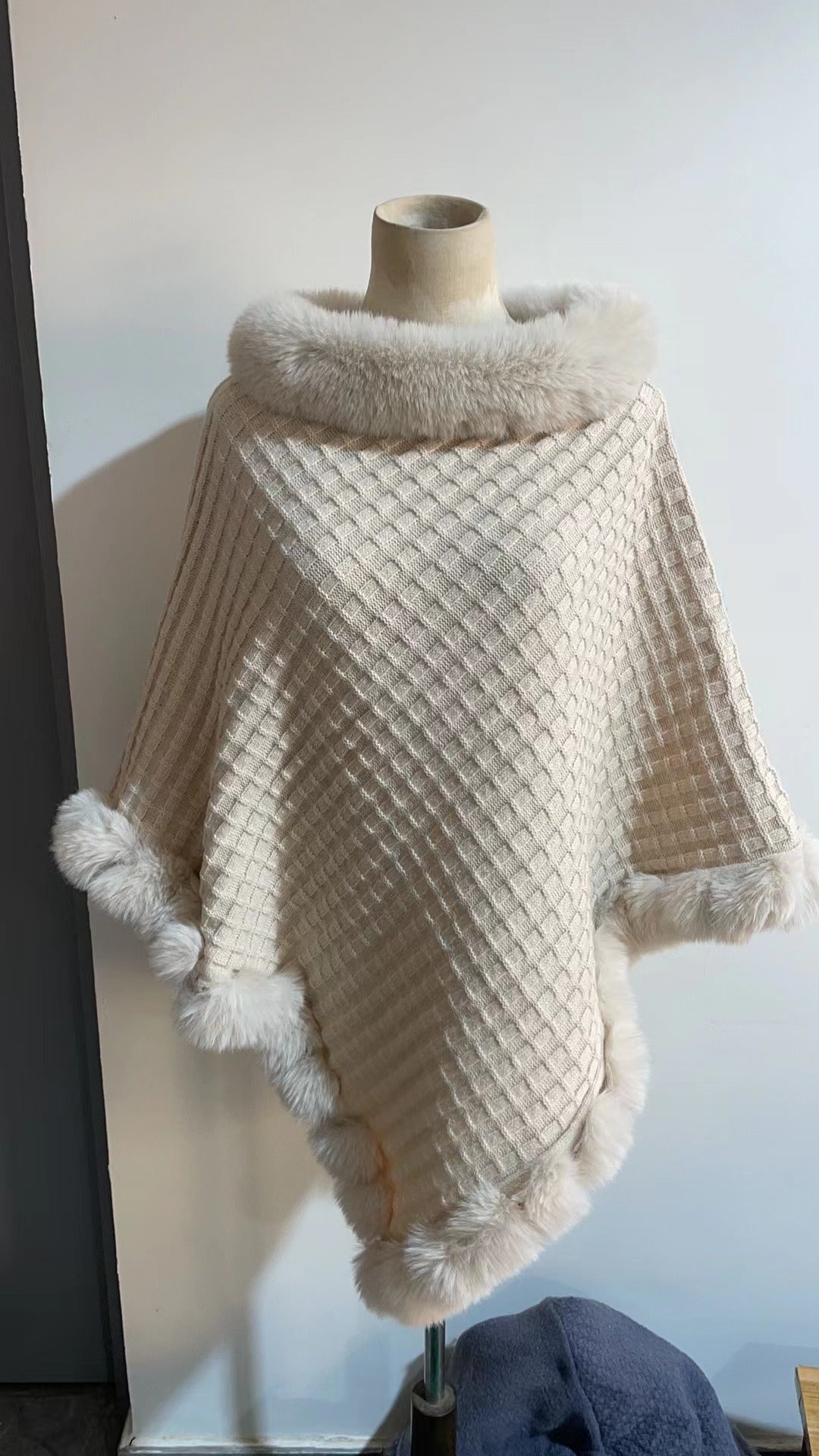 Fur Collar Shawl Cape Luxury Fur Cape Wraps Shawl Autumn Winter Fashion Graceful Cloak Outerwear 🇨🇳