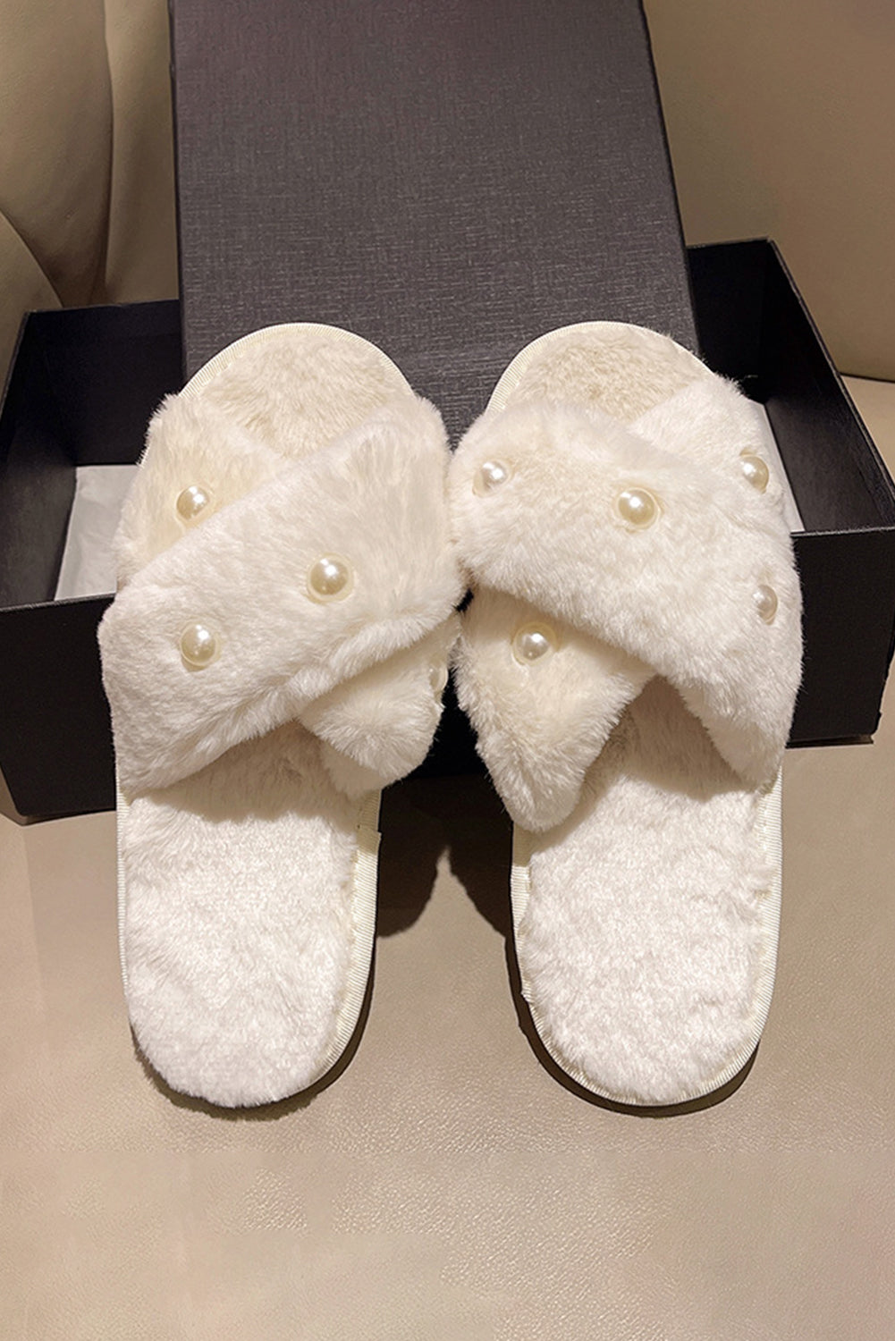 White Pearl Decor Criss Cross Plush Slippers 🇺🇸