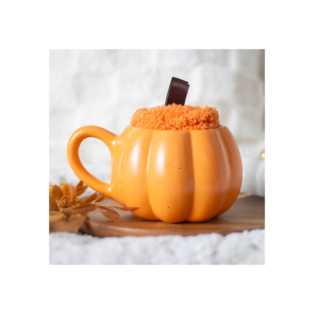 Pumpkin Shaped Mug and Socks Set 🇬🇧