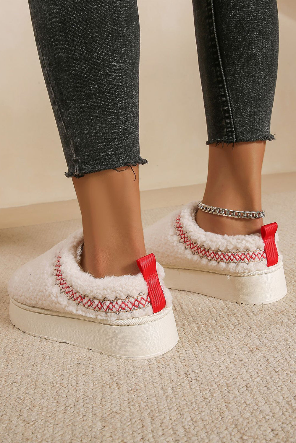 White Embroidered Sherpa Plush Thick Sole Winter Slippers 🇨🇳