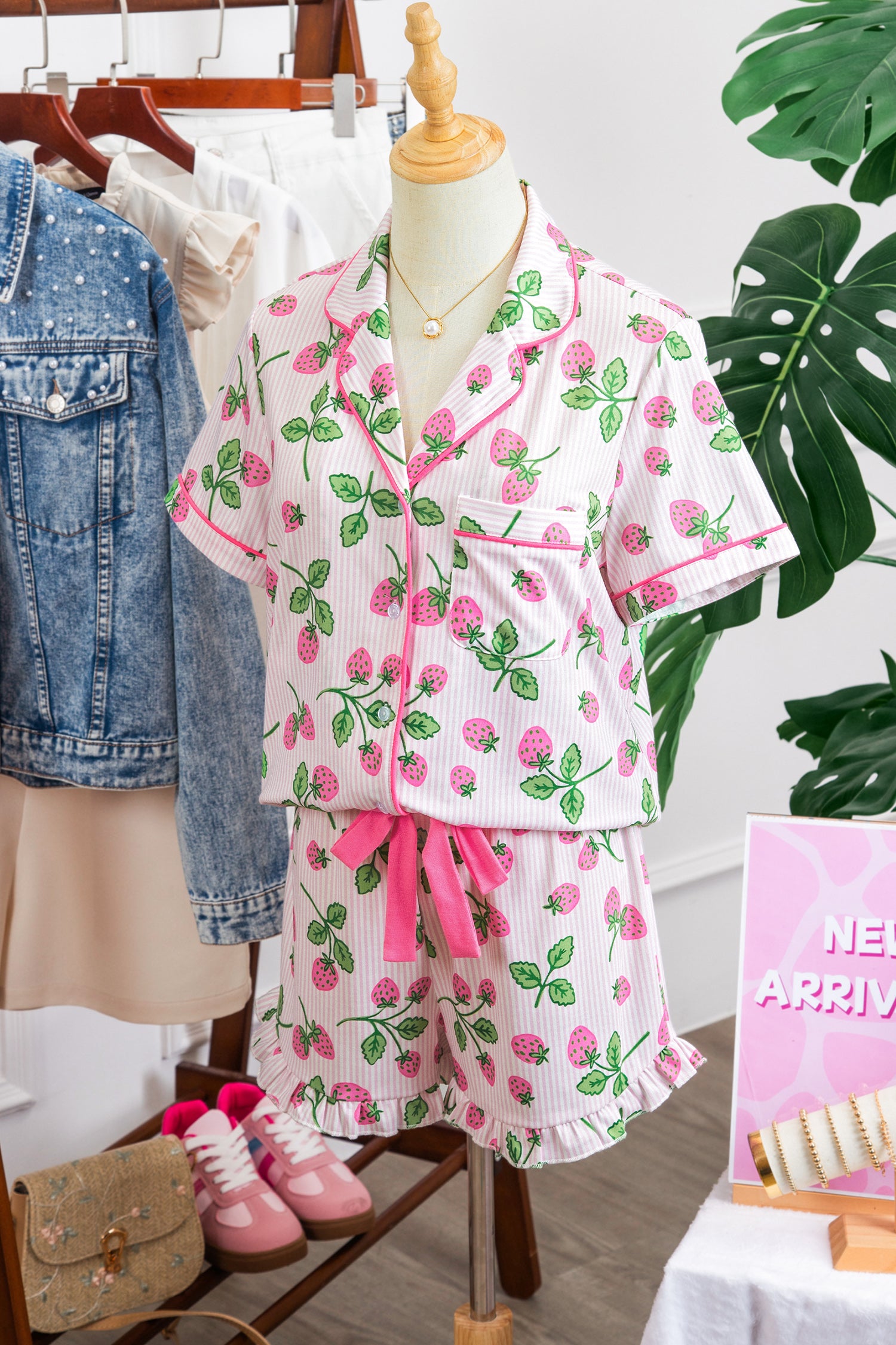 Pink Striped Strawberry Print Lapel Shirt Drawstring Shorts 2pcs Pajama Set 🇺🇸