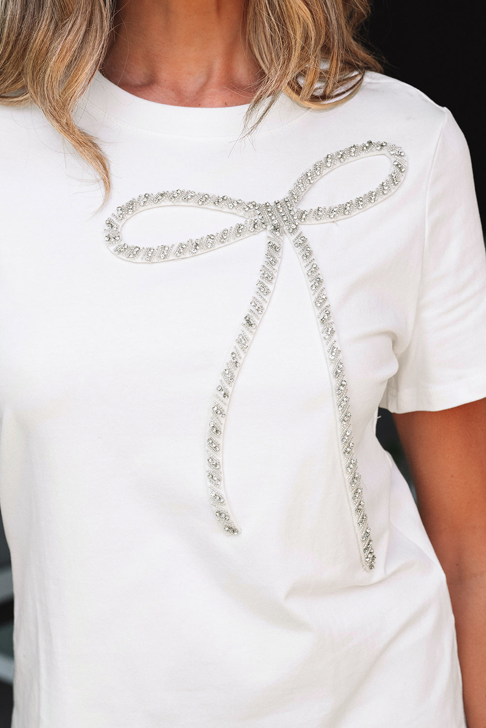 White Rhinestone Bow Embellished Round Neck Tee 🇨🇳