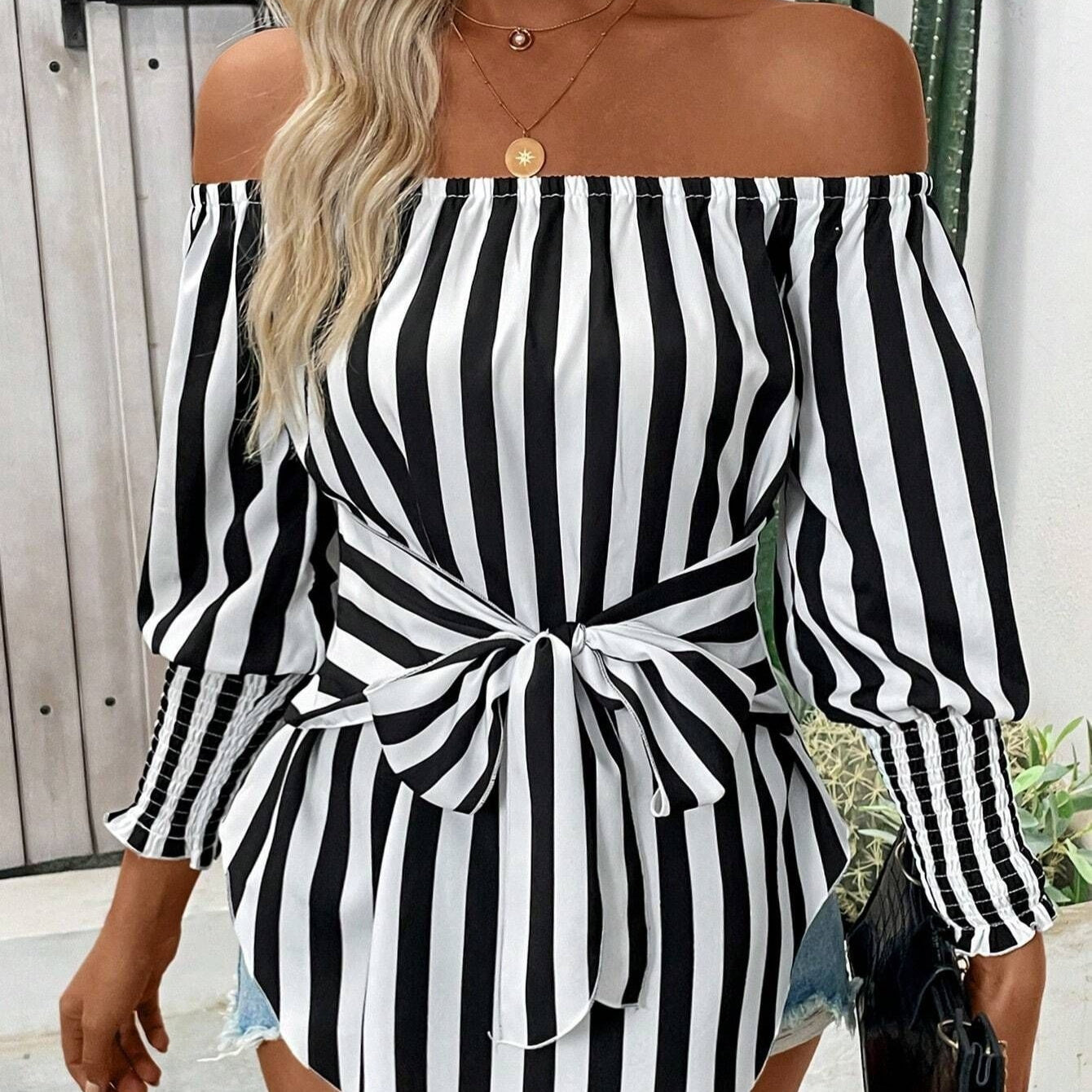 New Women's Fashion Shoulder-baring Lantern Sleeve Shirt 🇨🇳