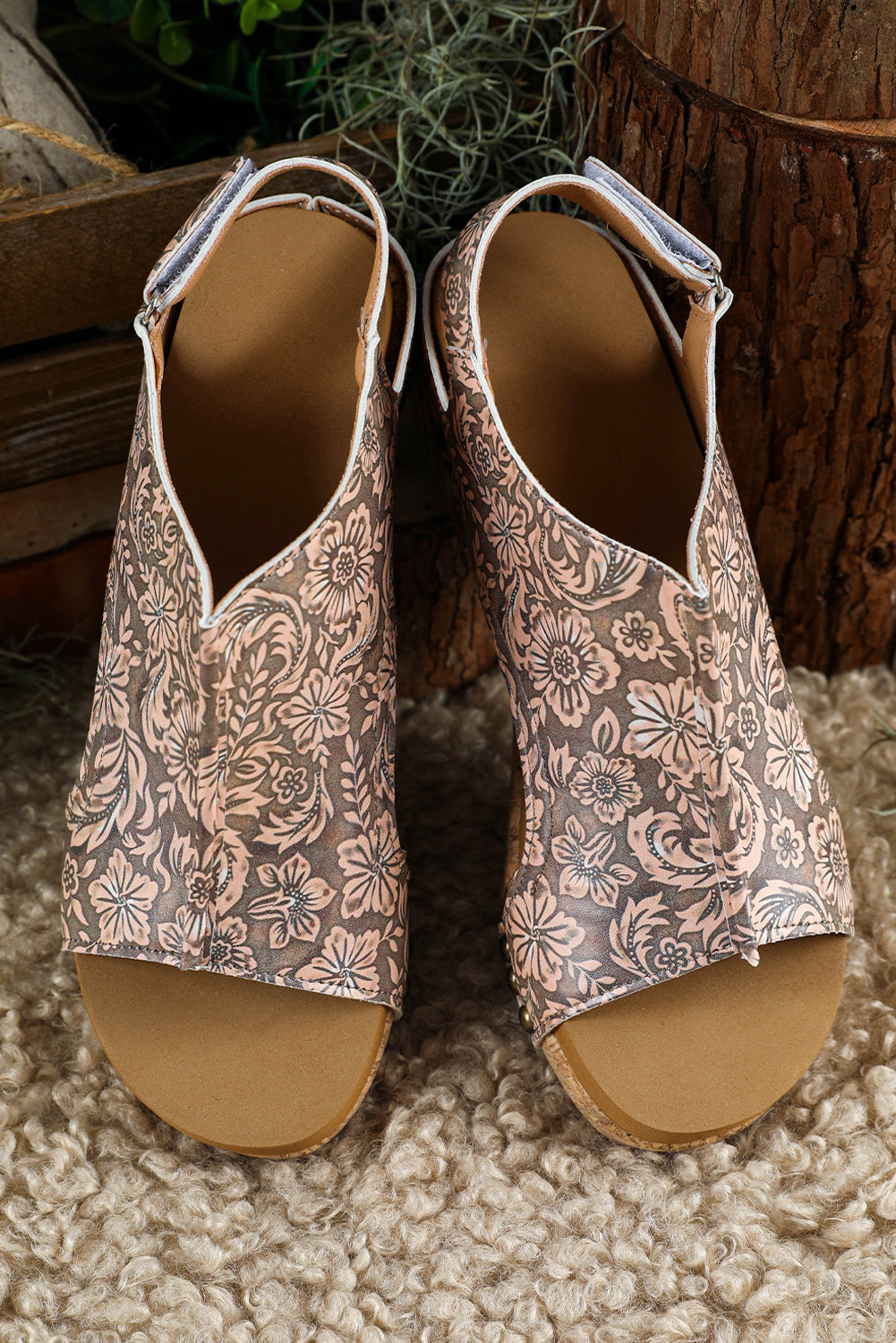 Brown Vintage Floral Leather Rivet Hollowed Platform Sandals 🇨🇳